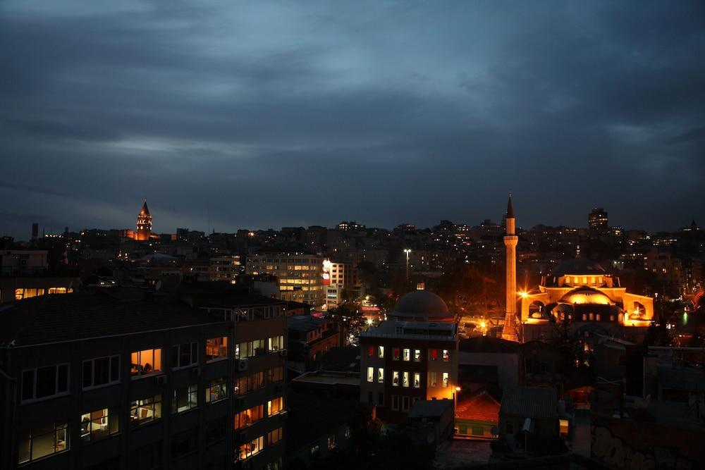 Karakoy Port Hotel Istanbul Exterior photo